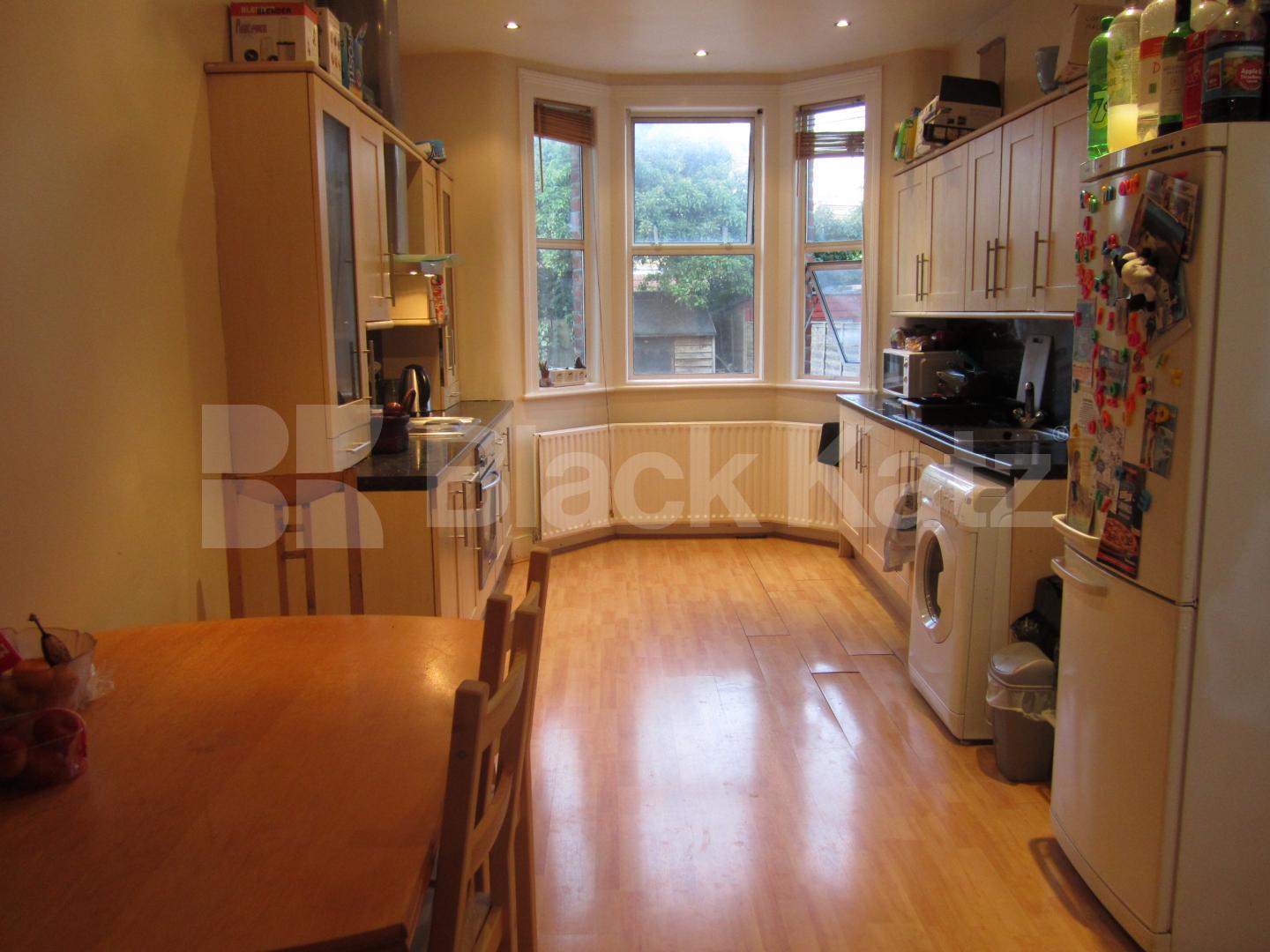 			LET BY BLACK KATZ, 4 Bedroom, 1 bath, 1 reception House			 Keston Road, Turnpike Lane